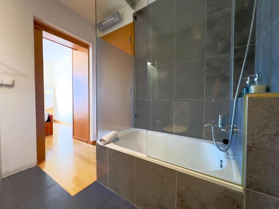 Principe Real Magnificent Duplex View Apartment *