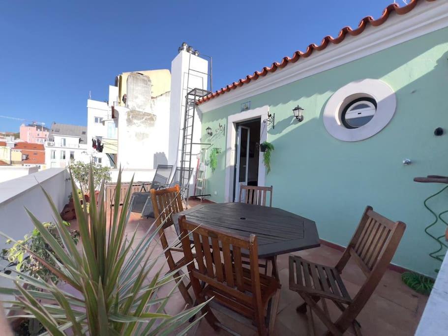 Principe Real Magnificent Duplex View Apartment *
